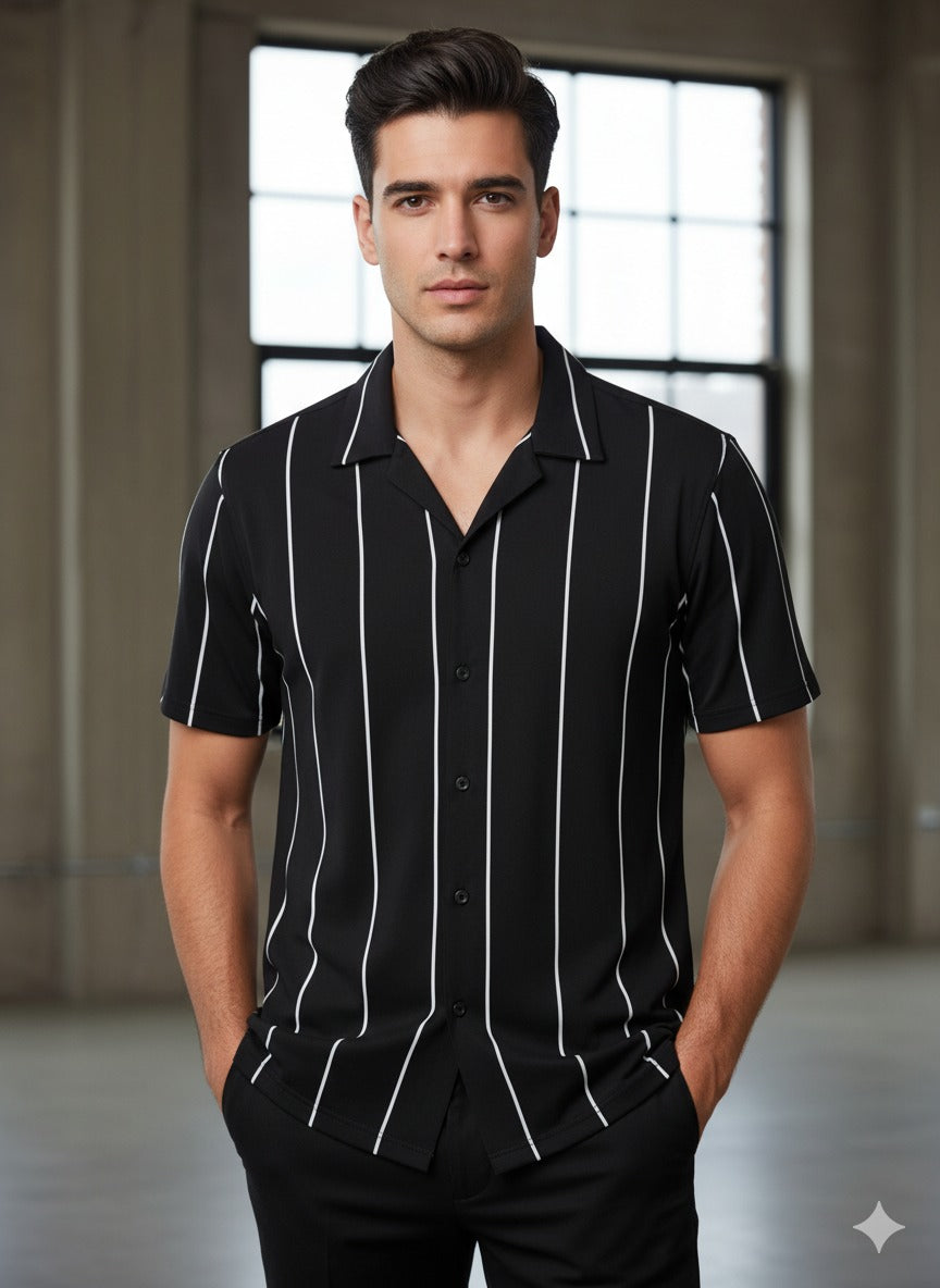 IC-Black white line shirt
